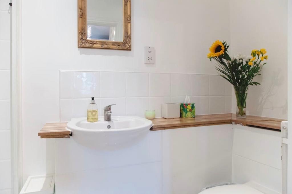 Lynbrook Grove Guesthouse Лондон Екстериор снимка