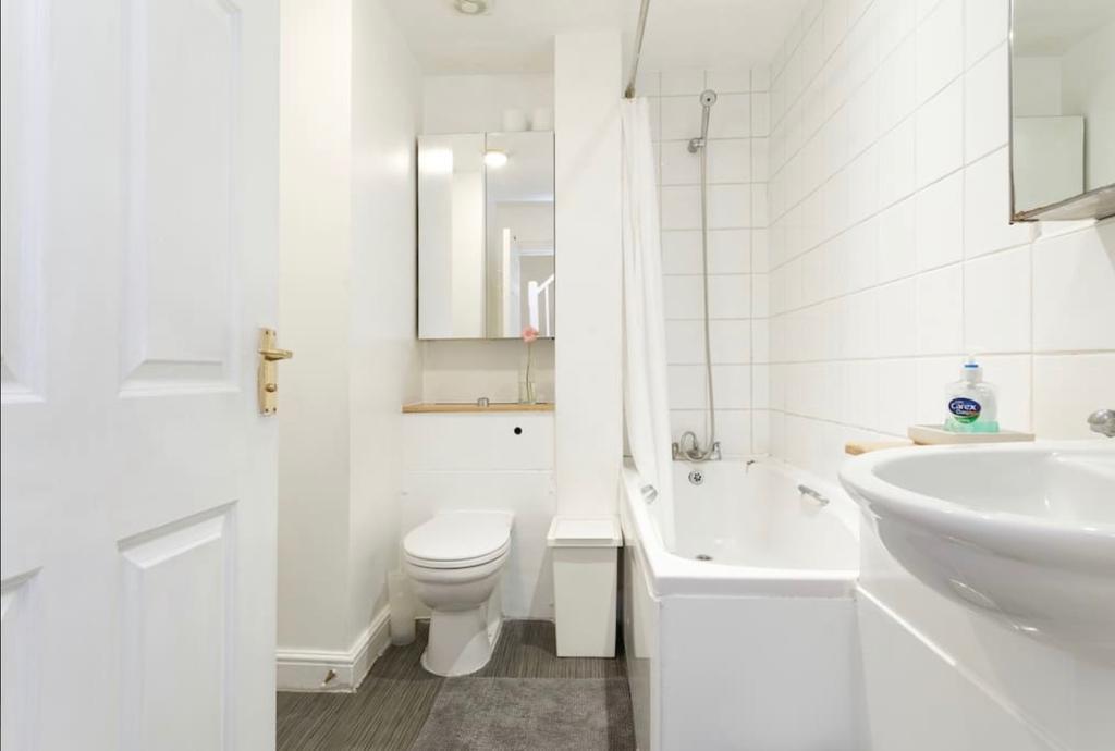 Lynbrook Grove Guesthouse Лондон Екстериор снимка