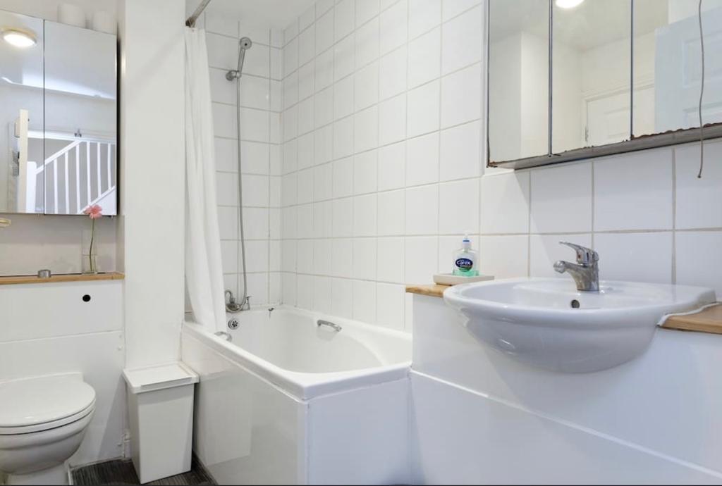 Lynbrook Grove Guesthouse Лондон Екстериор снимка